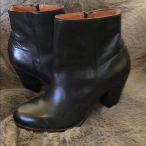 Classic Frye black leather boots. Size 8